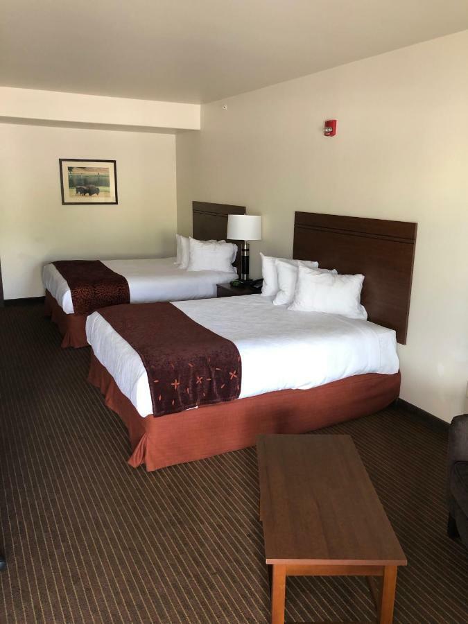 Yellowstone Big Rock Inn Гардинър Екстериор снимка